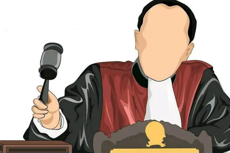 An image showing a judge with a gavel