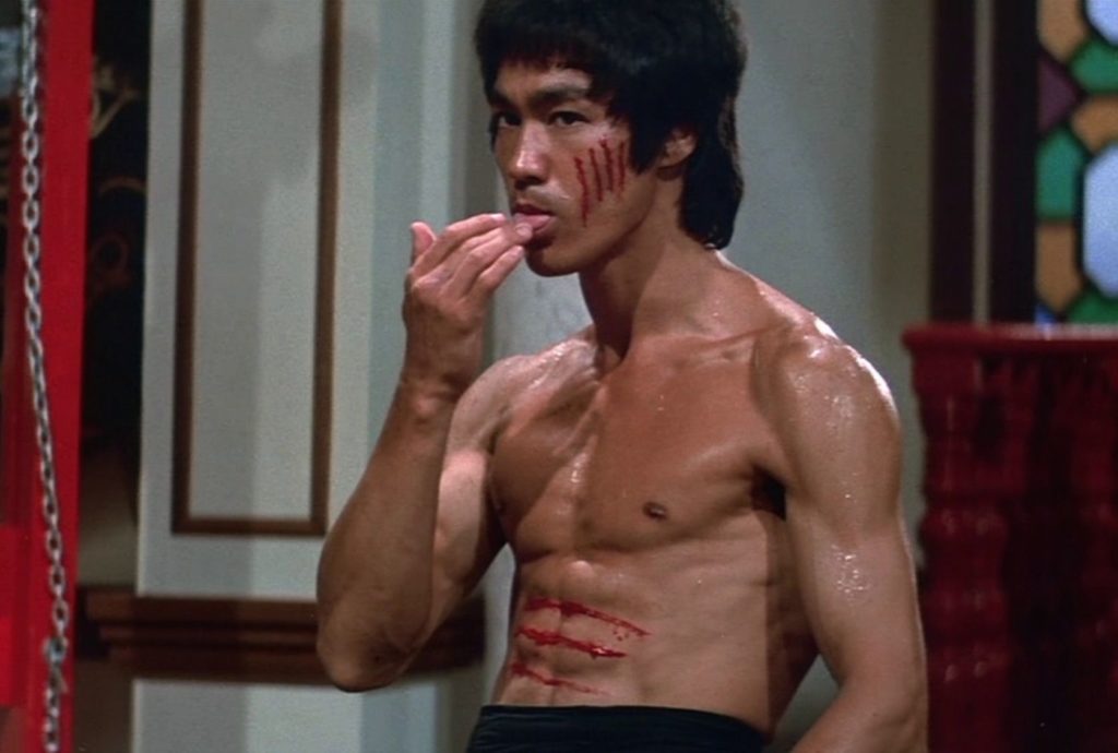 kadr z filmu z brucem lee