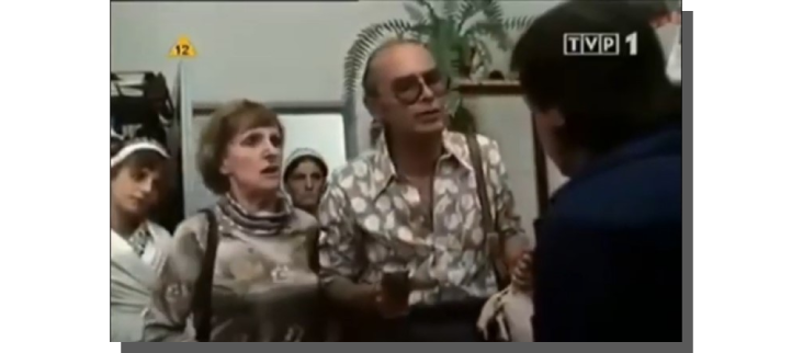 oczekiwania klientów w sklepie - kadr z filmu